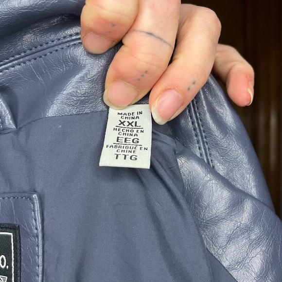 Levi’s Blue/Gray FAUX Leather Jacket - Picture 5 of 8